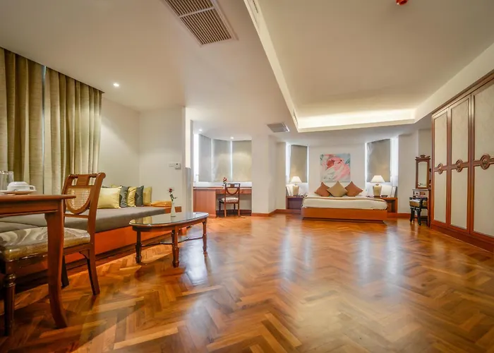 Отель The Grand Sathorn 4*