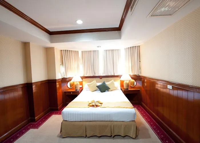 Отель The Grand Sathorn
