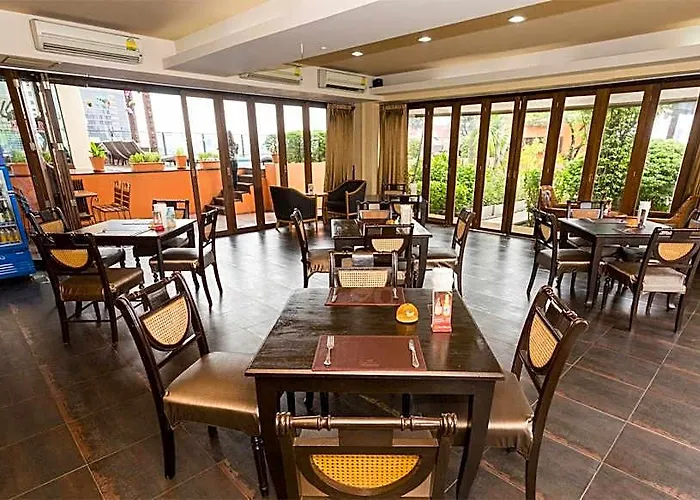 Отель The Grand Sathorn