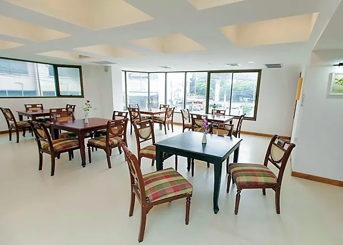 Отель The Grand Sathorn 4*