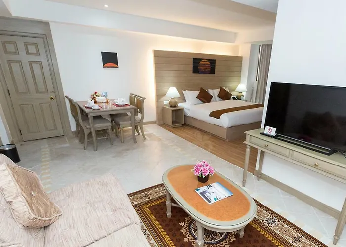 Отель The Grand Sathorn 4*